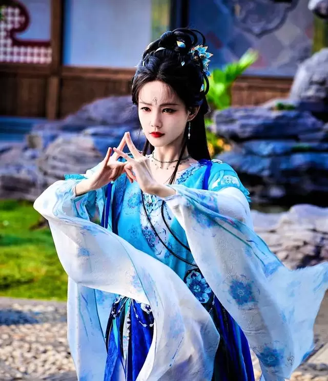 腾讯芒果爱奇艺齐推新剧,《古乐风华录》《等到你》等五部重点剧集定档动态:相关图片 腾讯芒果爱奇艺齐推新剧,《古乐风华录》《等到你》等五部重点剧集定档动态:相关图片